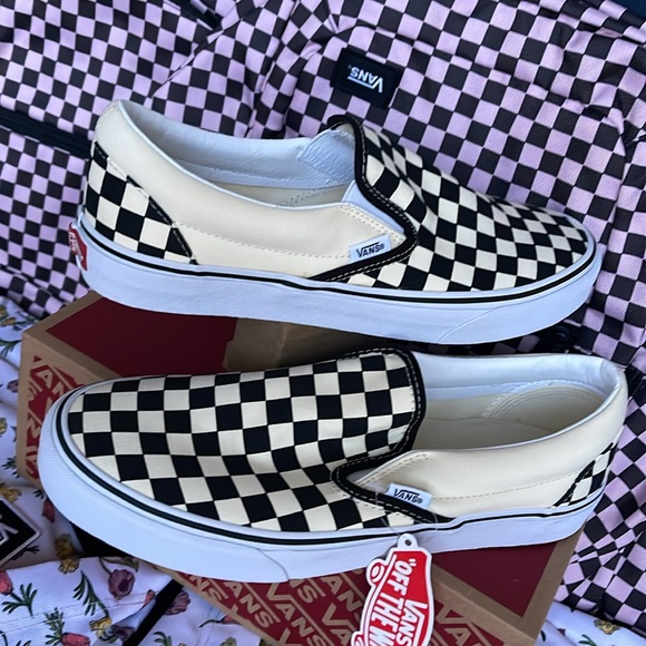 Vans WMNS Classic Slip-On
Biks.Whichckerboard/Wht
VN000EYEBWW
Sneakers - Picture 11 of 16